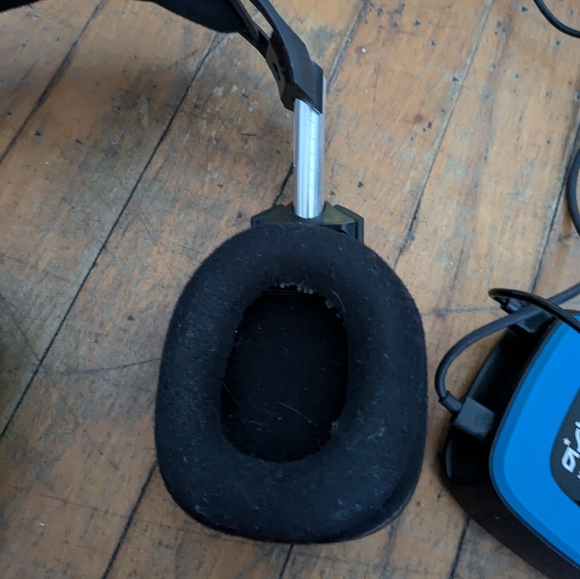 Astro A50 Wireless Gen 1 Gaming Headset with Mix amp - Picture 5 of 7